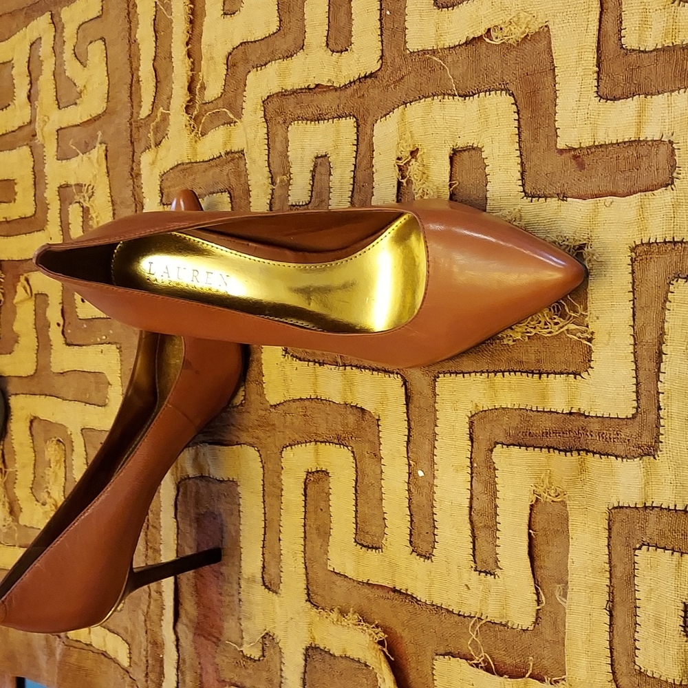 Ralph Lauren size 9B, tan